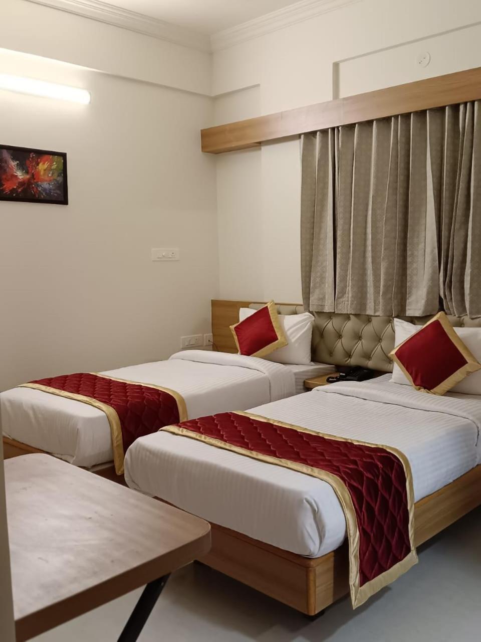 Krishna Inn Bangalore Exterior foto